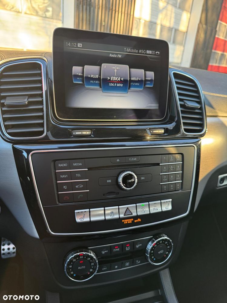 Mercedes-Benz GLS - 27