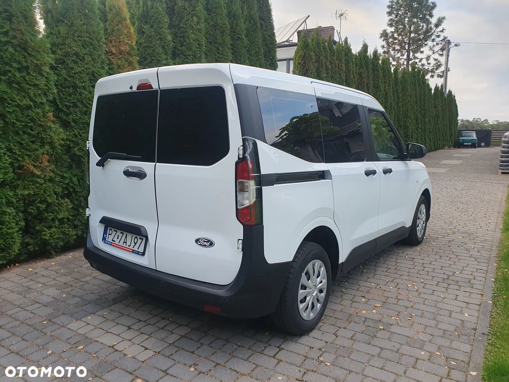 Ford Transit Courier - 4