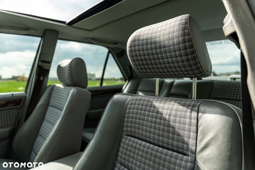 Mercedes-Benz W124 (1984-1993) - 23