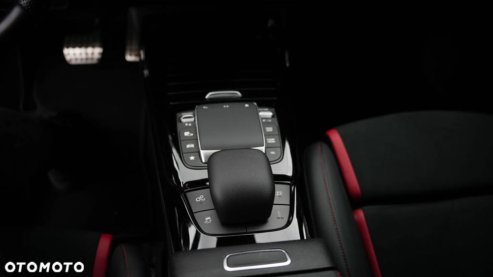 Mercedes-Benz CLA - 23