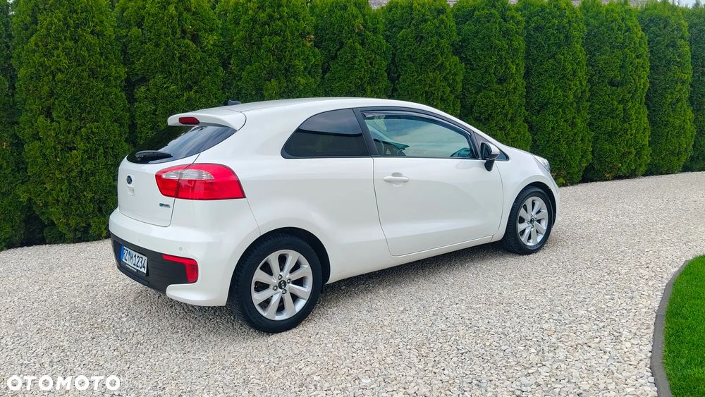 Kia Rio 1.4 Dream Team Edition - 3