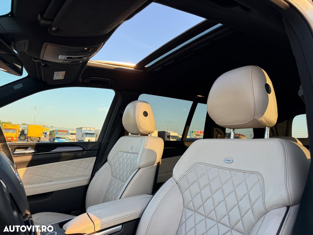 Mercedes-Benz GLS - 32