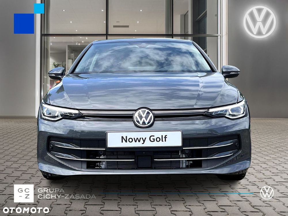 Volkswagen Golf - 8