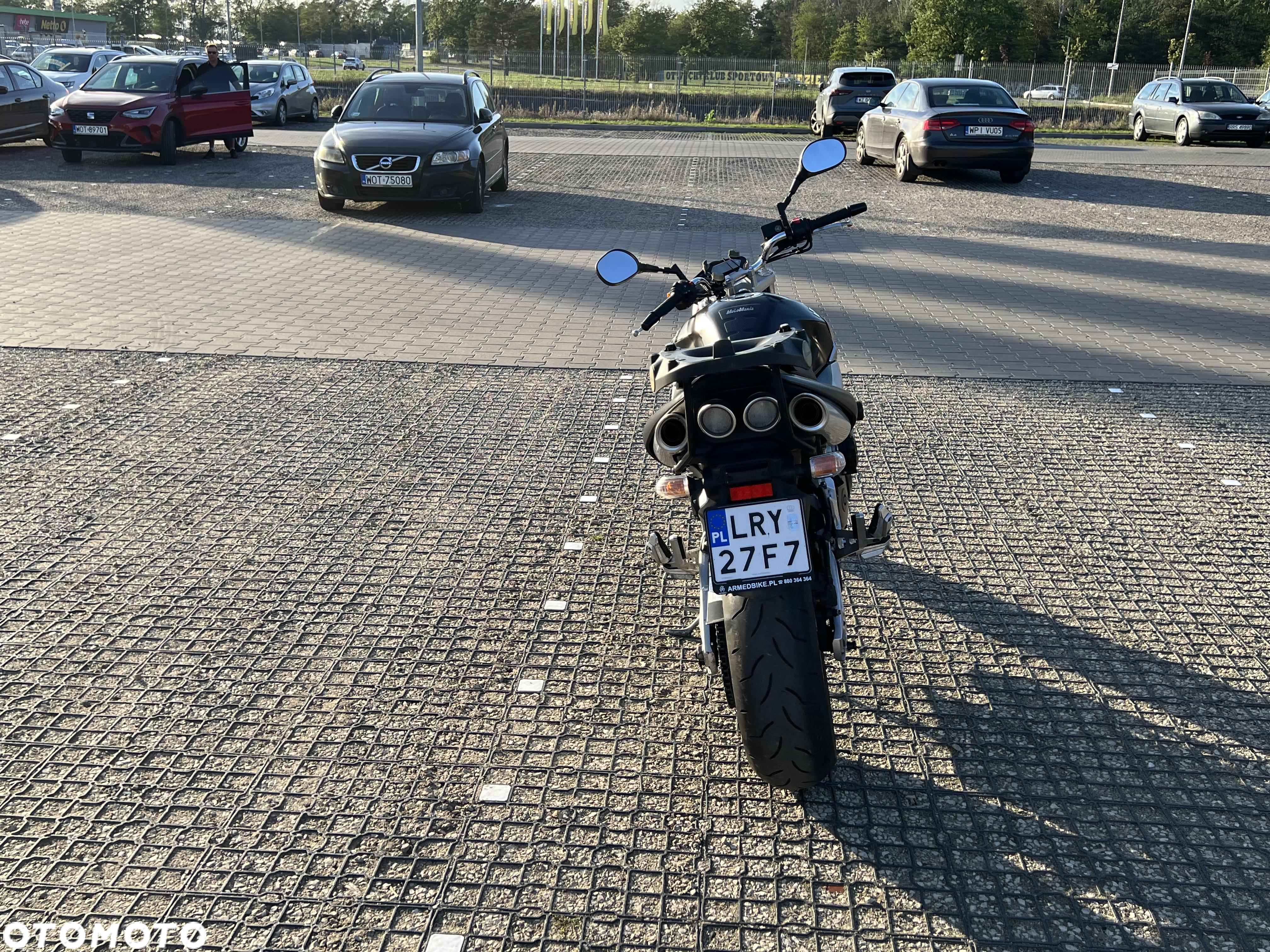 Suzuki GSR - 3