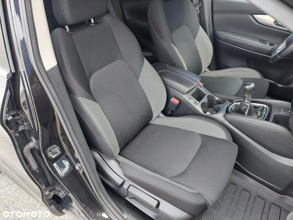 Nissan Qashqai 1.3 DIG-T N-WAY - 25