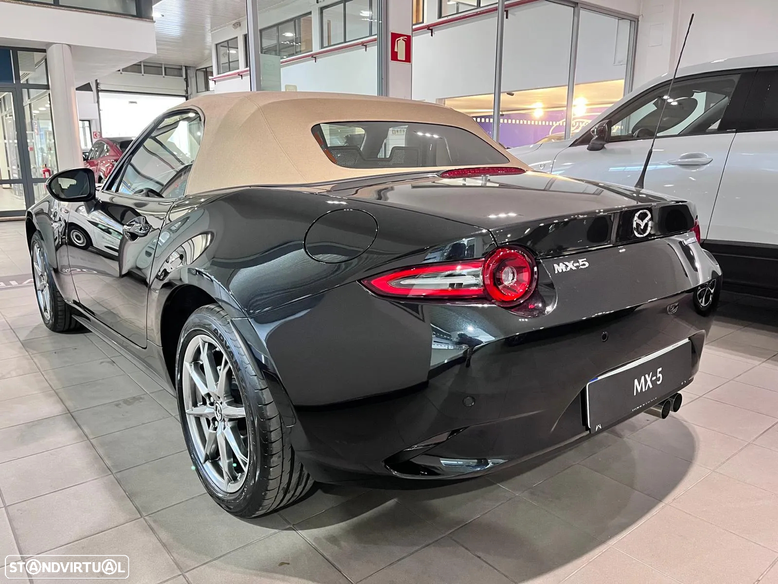 Mazda MX-5 1.5 Sky-G Kazari - 6