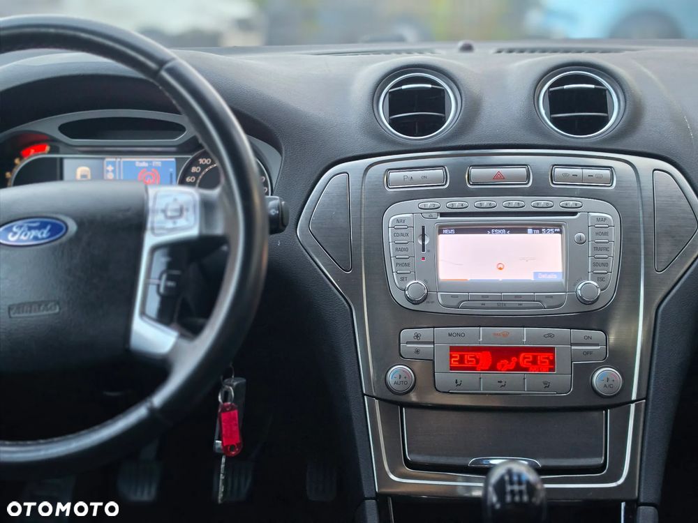 Ford Mondeo - 27