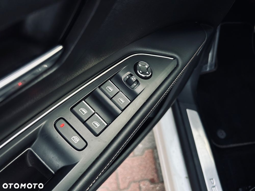 Peugeot 5008 BlueHDi 180 EAT8 GT - 22