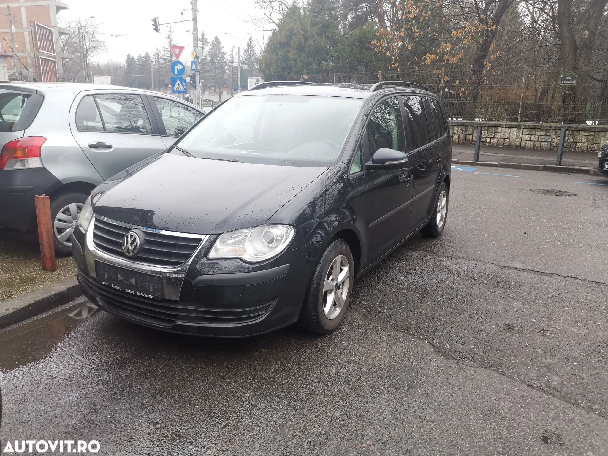 Volkswagen Touran 1.4 TSI Comfortline - 1