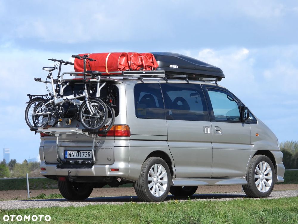 Mitsubishi Space Gear - 13