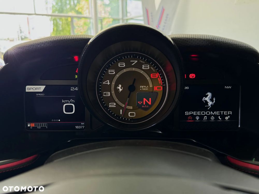 Ferrari 812 Superfast - 22