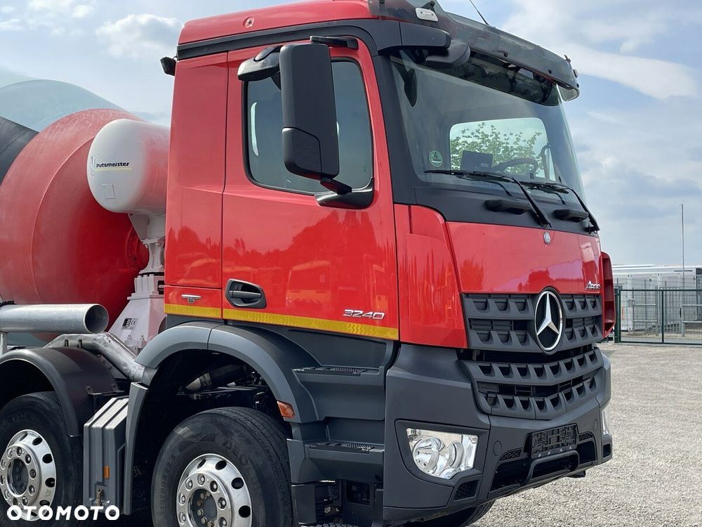 Mercedes-Benz Arocs 3240 8x4