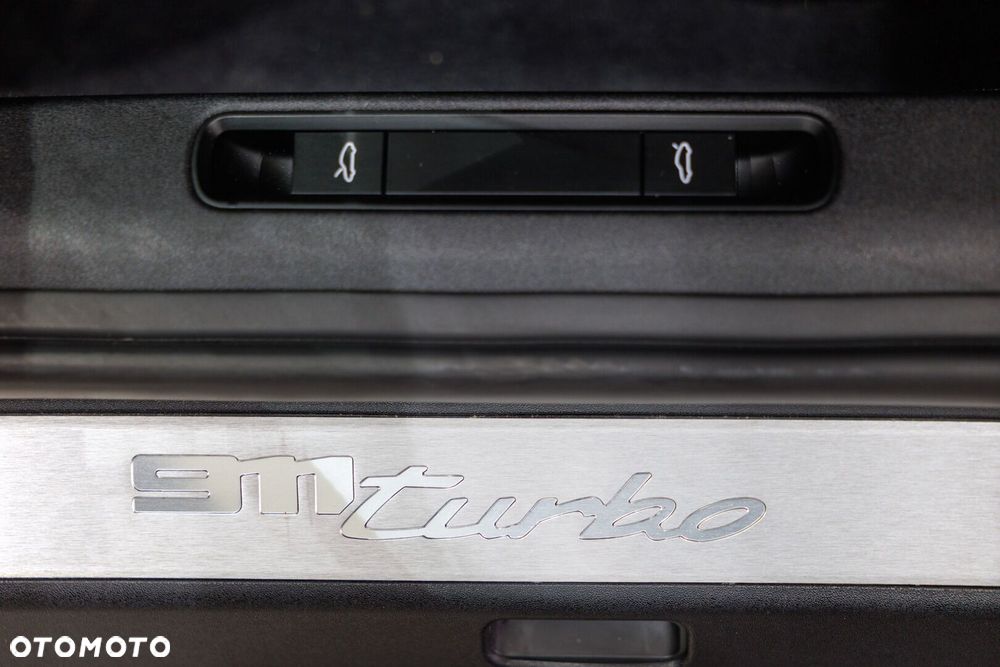 Porsche 911 Turbo - 38
