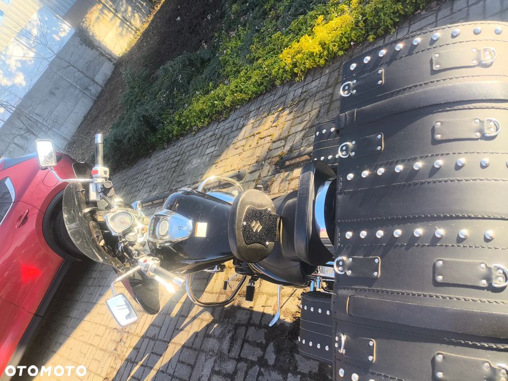 Suzuki Intruder - 4