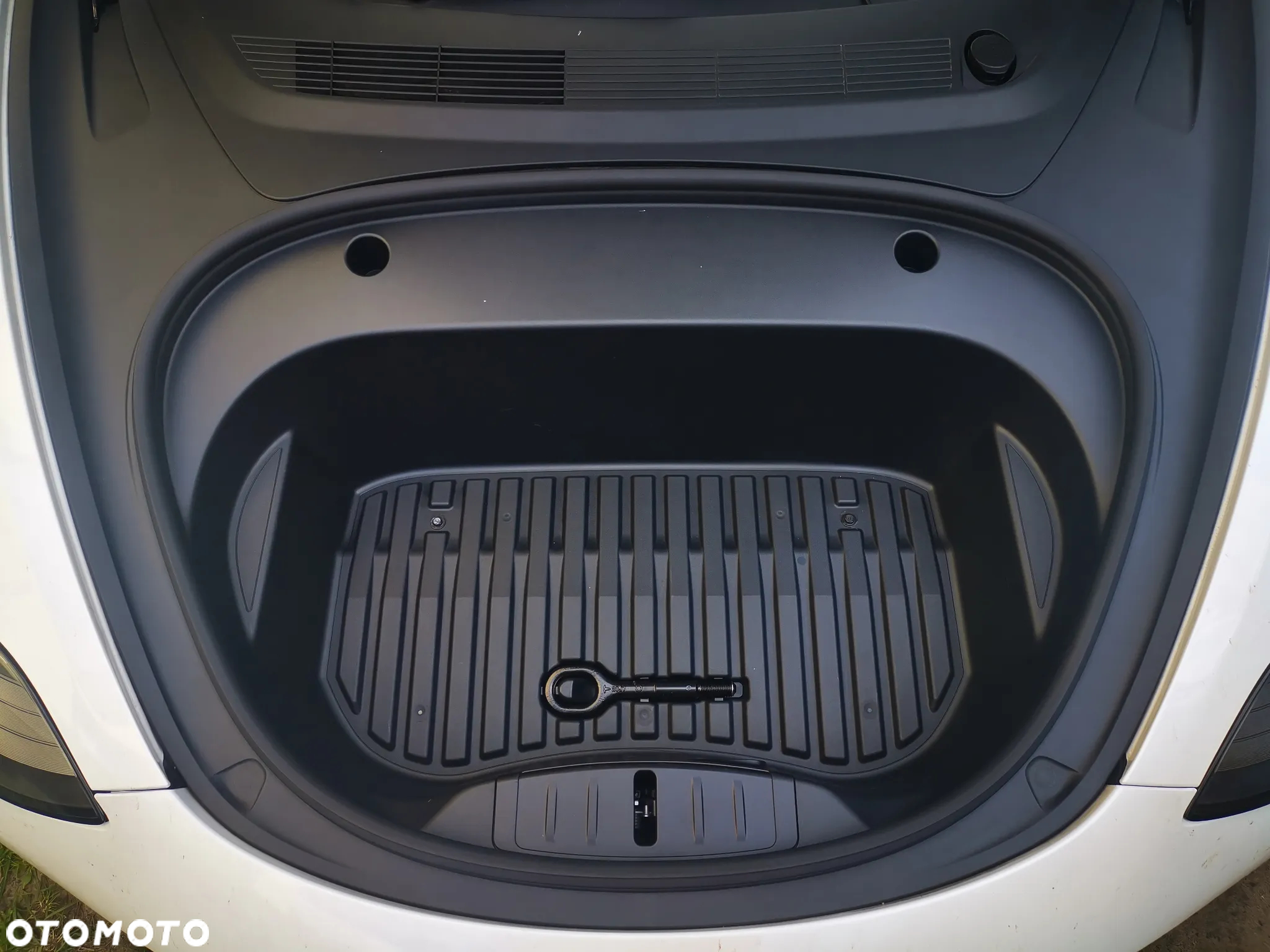 Tesla Model 3 - 14