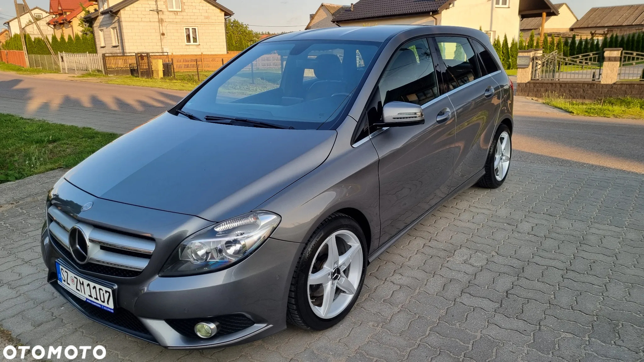 Mercedes-Benz Klasa B 200 AMG Line - 19