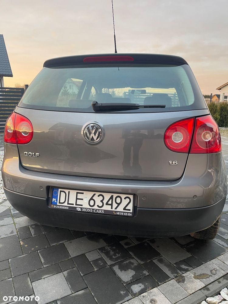 Volkswagen Golf - 6