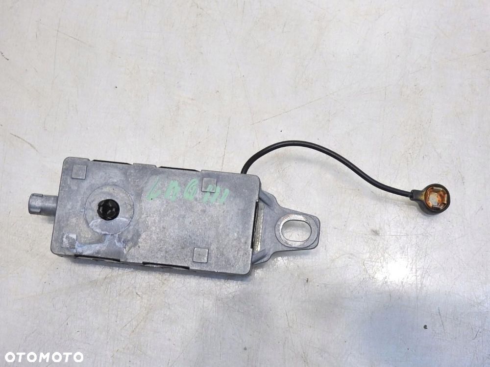 WZMACNIACZ ANTENY RENAULT LAGUNA III 282300003R - 2