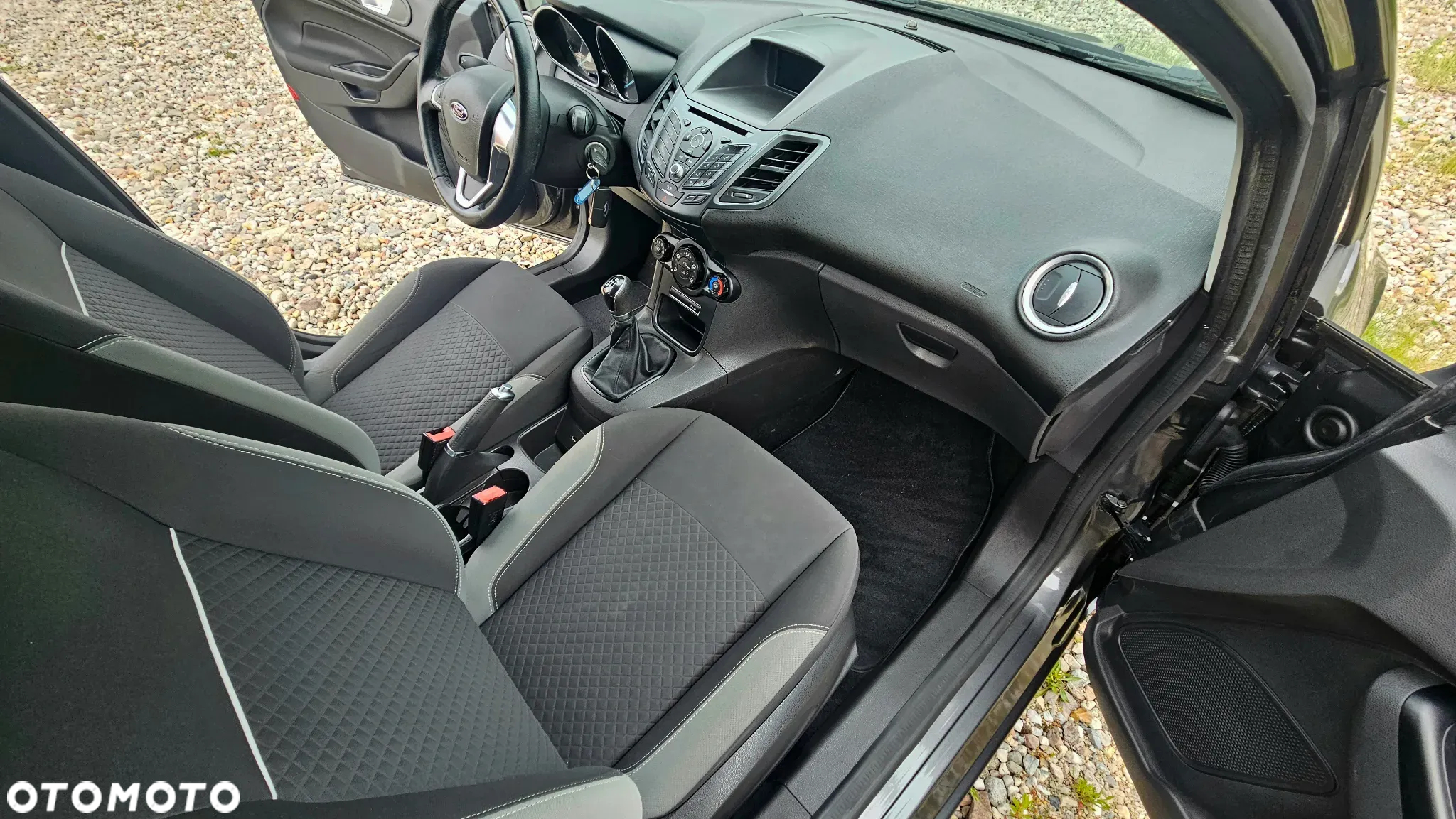 Ford Fiesta 1.0 Champions Edition - 26