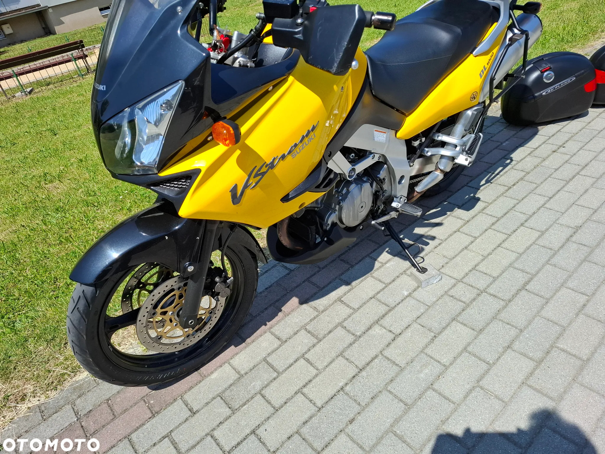 Suzuki DL - 28