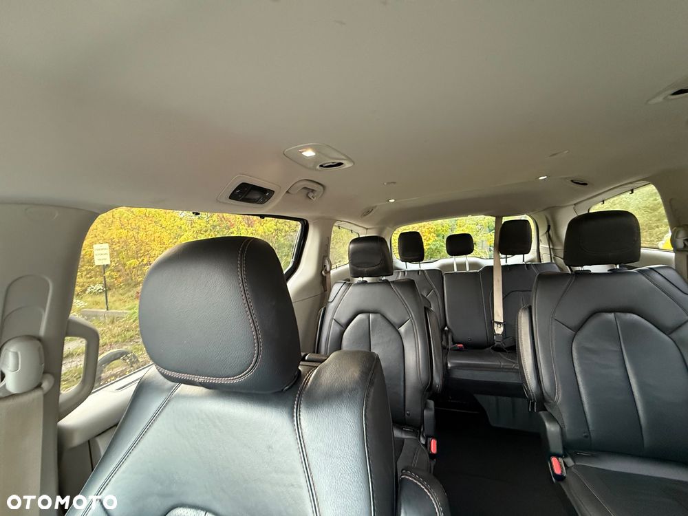 Chrysler Pacifica - 20