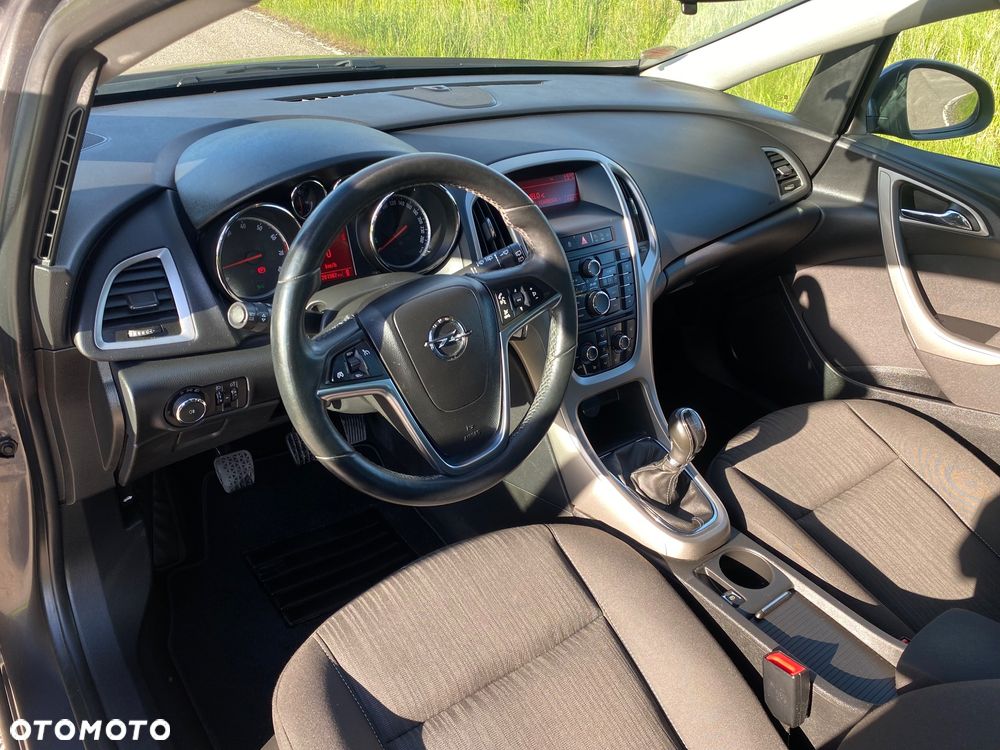 Opel Astra 1.4 Turbo Design Edition - 19