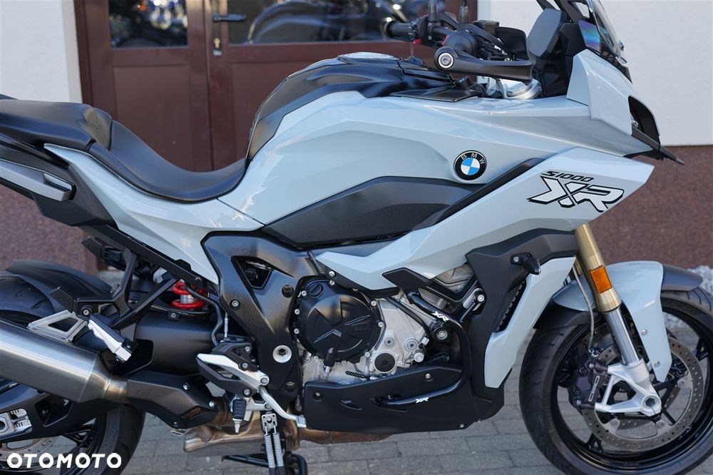 BMW S - 10