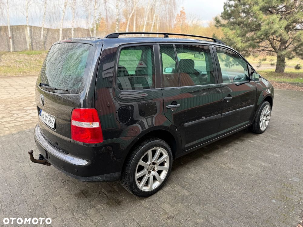 Volkswagen Touran 1.6 FSI - 2