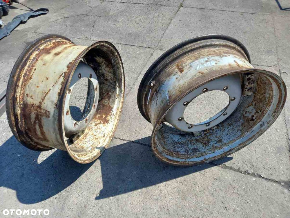 Felgi 12x28 New Holland TS115 - 1