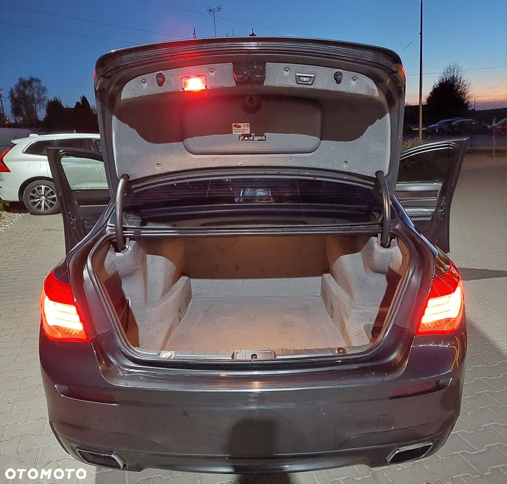 BMW Seria 7 740Li - 29