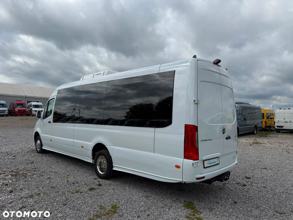 Mercedes-Benz Sprinter 519 - 13