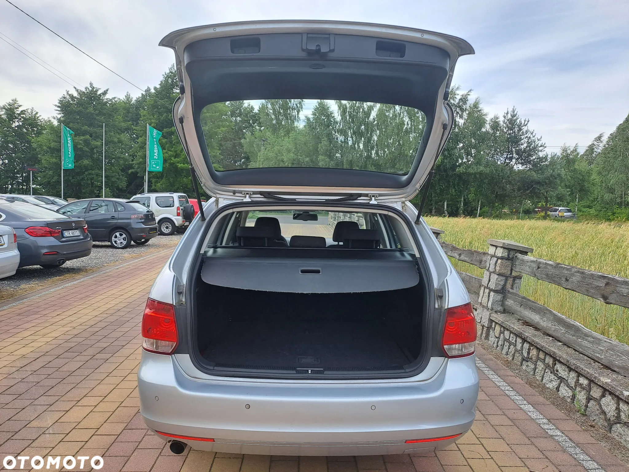 Volkswagen Golf 1.6 TDI BlueMotion Technology Comfortline - 13