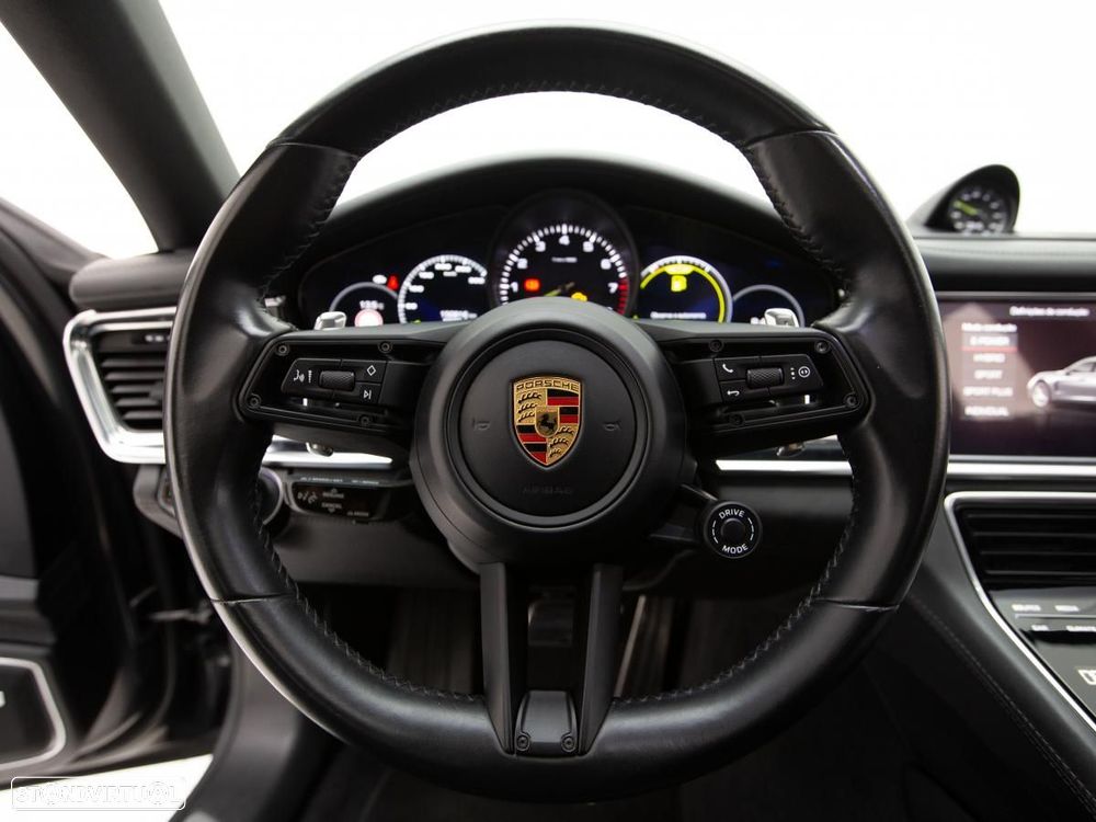 Porsche Panamera 4 E-Hybrid - 25