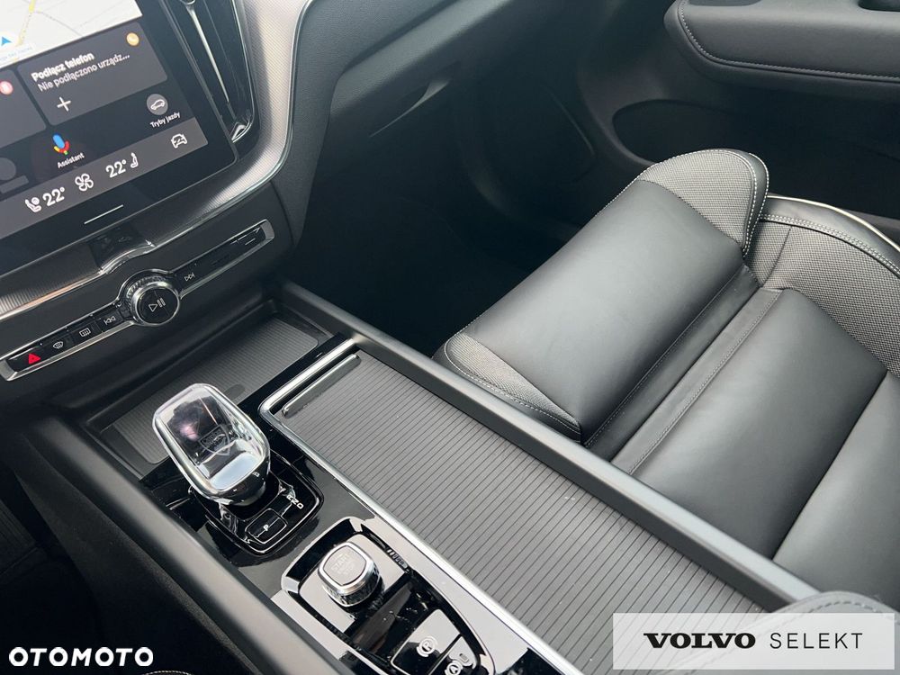 Volvo XC 60 B5 B AWD Plus Black Edition - 12