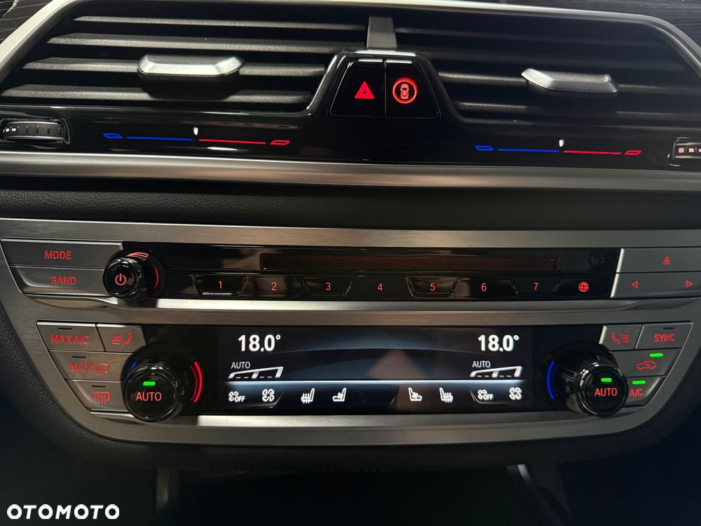 BMW Seria 7 750Li xDrive - 24