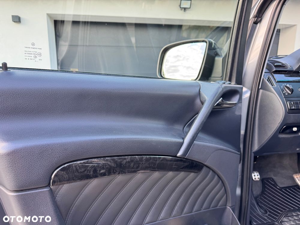 Mercedes-Benz Viano 3.0 CDI Ambiente (d³ugi) - 38