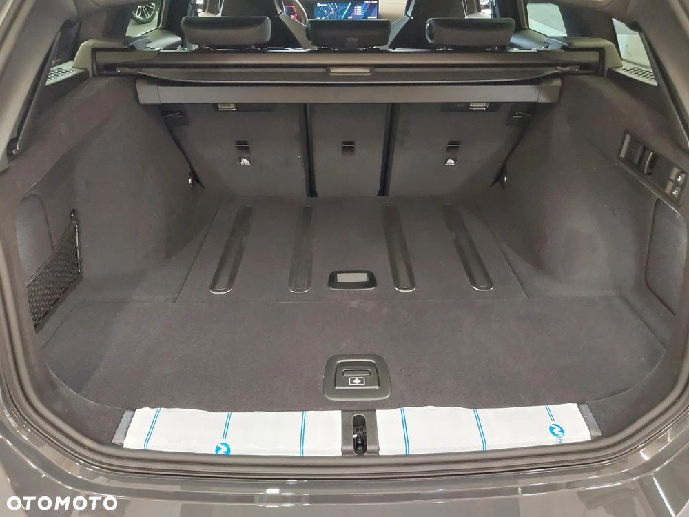 BMW M3 Competition M xDrive - 24