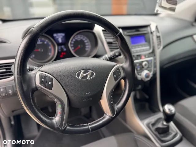 Hyundai i30 i30cw 1.6 CRDi Fifa World Cup Edition - 33