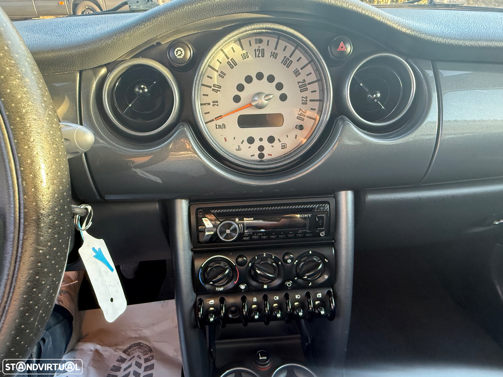 MINI 3 Portas One 1.6 - 9