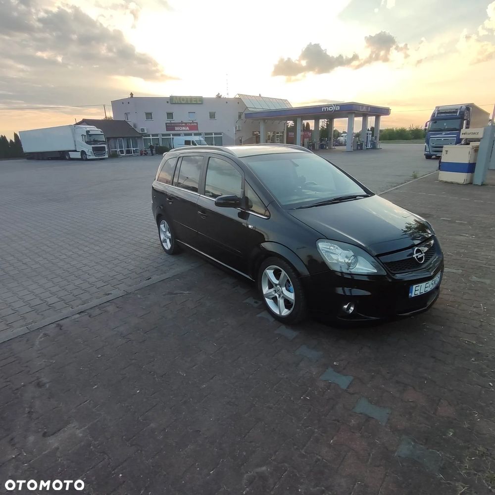 Opel Zafira - 1