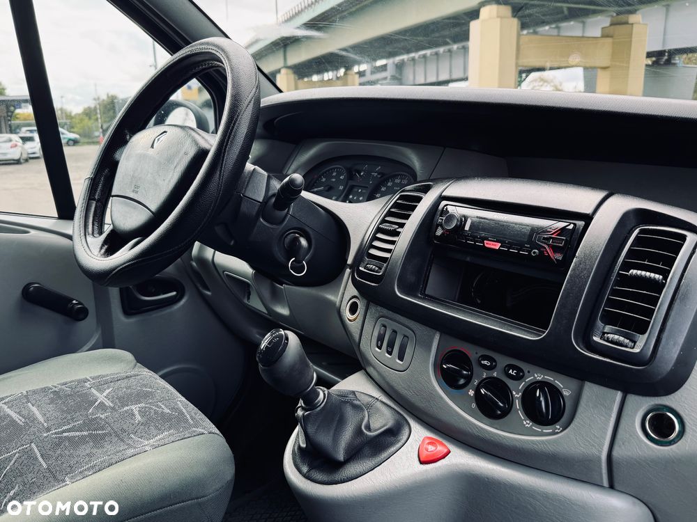 Renault Trafic 1.9 dCi Passenger Expression - 13