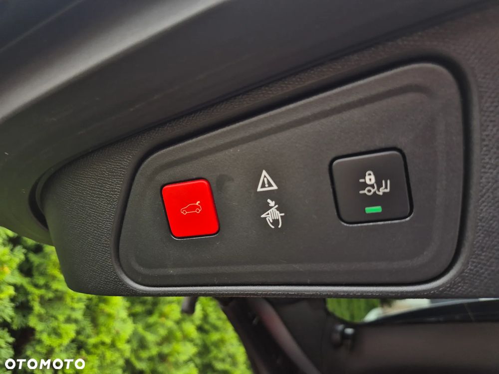 Peugeot 3008 1.6 PureTech GPF GT Line S&S EAT8 - 35