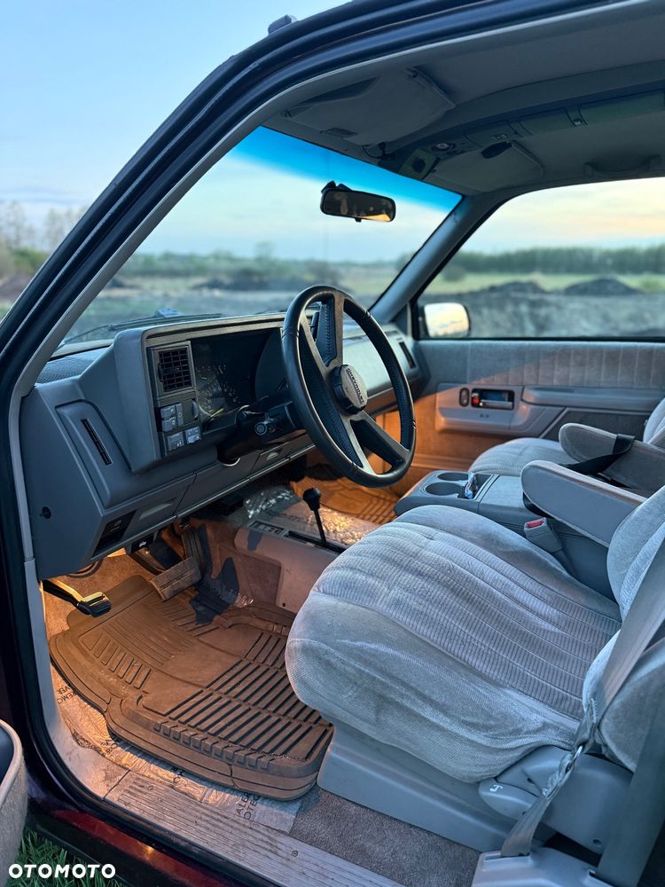Chevrolet Suburban - 8