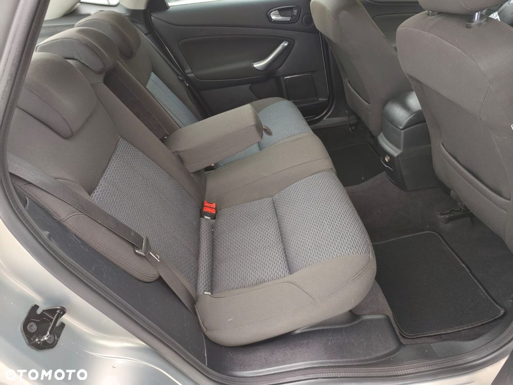 Ford Mondeo 2.0 Viva Titanium - 27