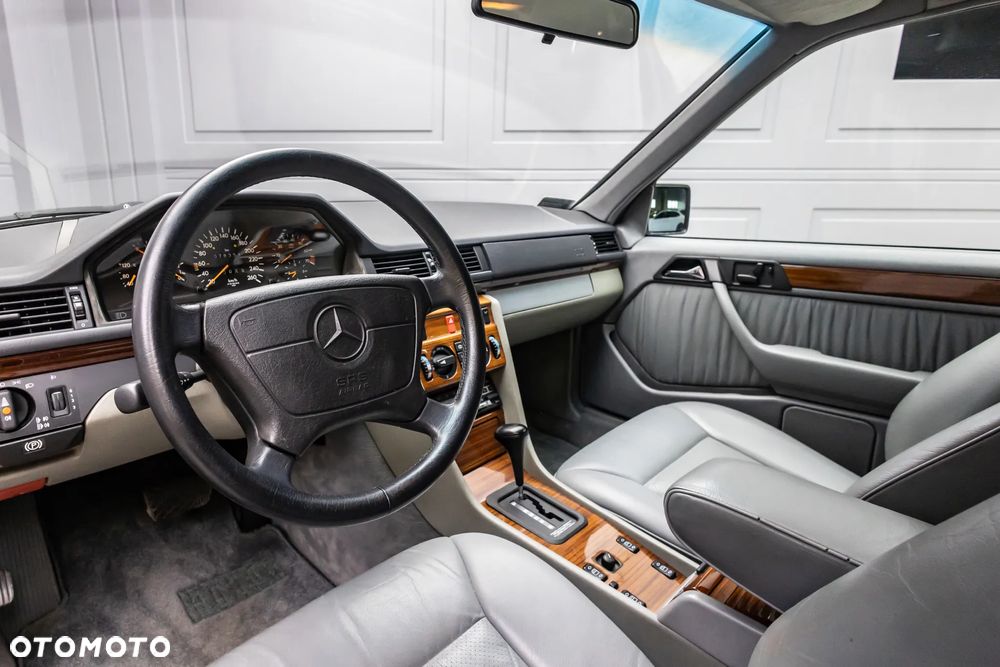 Mercedes-Benz Klasa E - 18