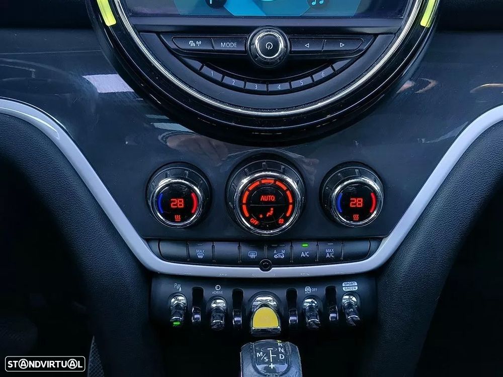 MINI Countryman Cooper SE ALL4 Auto - 25