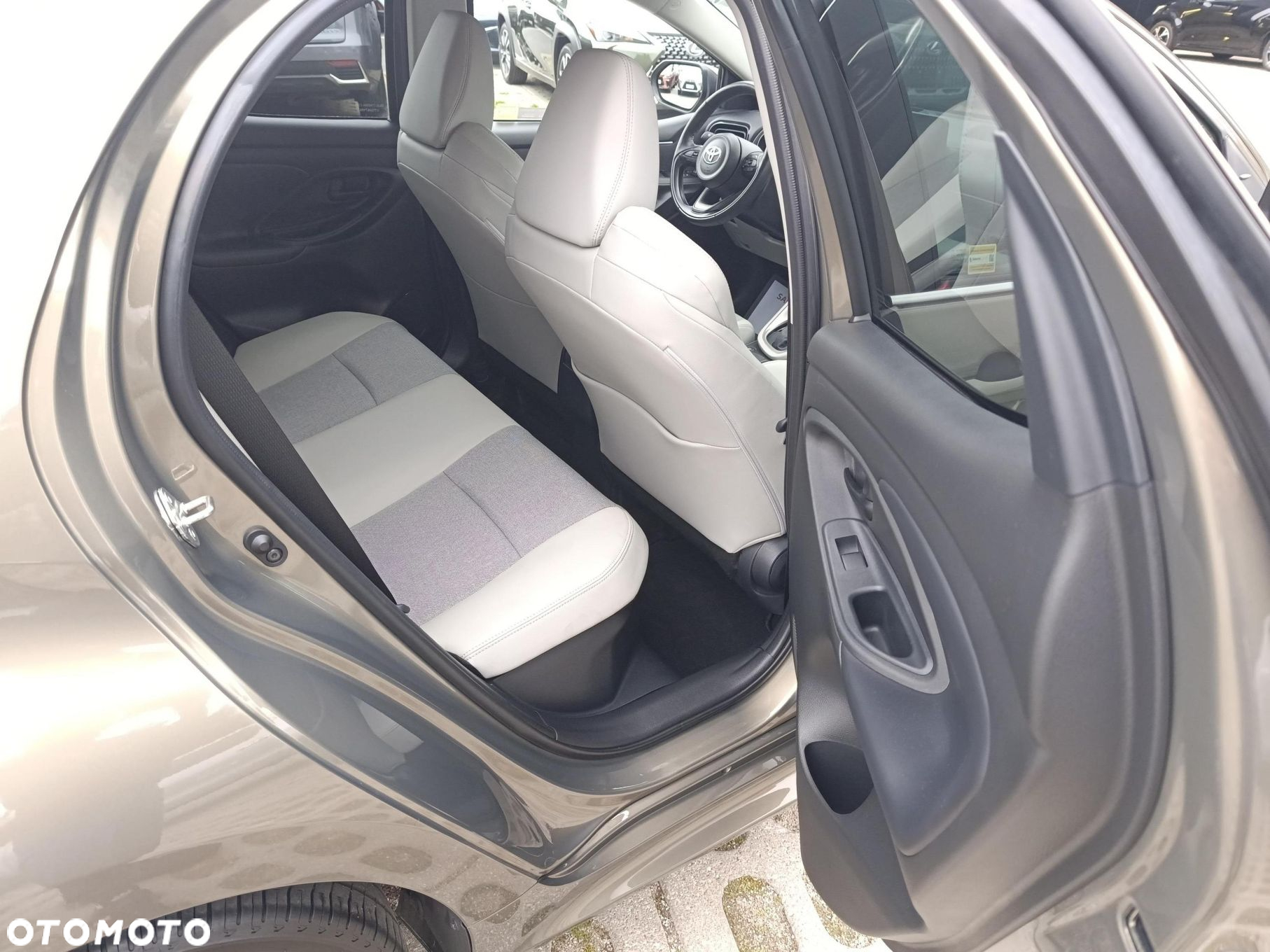 Toyota Yaris - 18