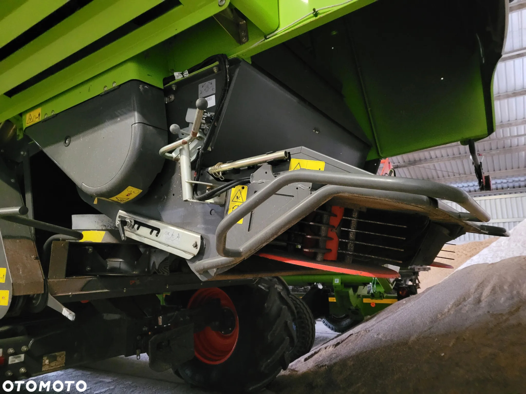 Claas TUCANO 570 heder Vario 770 - 10