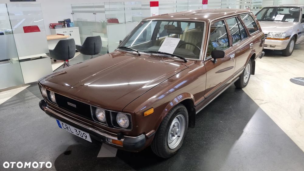 Toyota Carina - 4