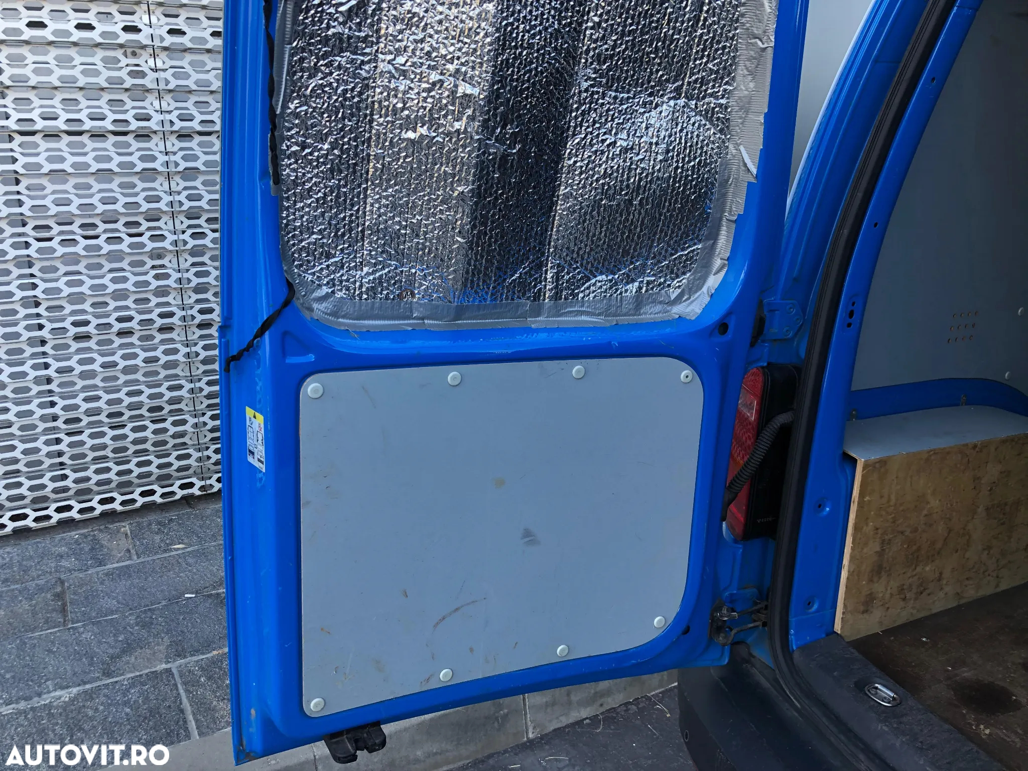 Volkswagen Caddy 2.0 TDI DSG - 24